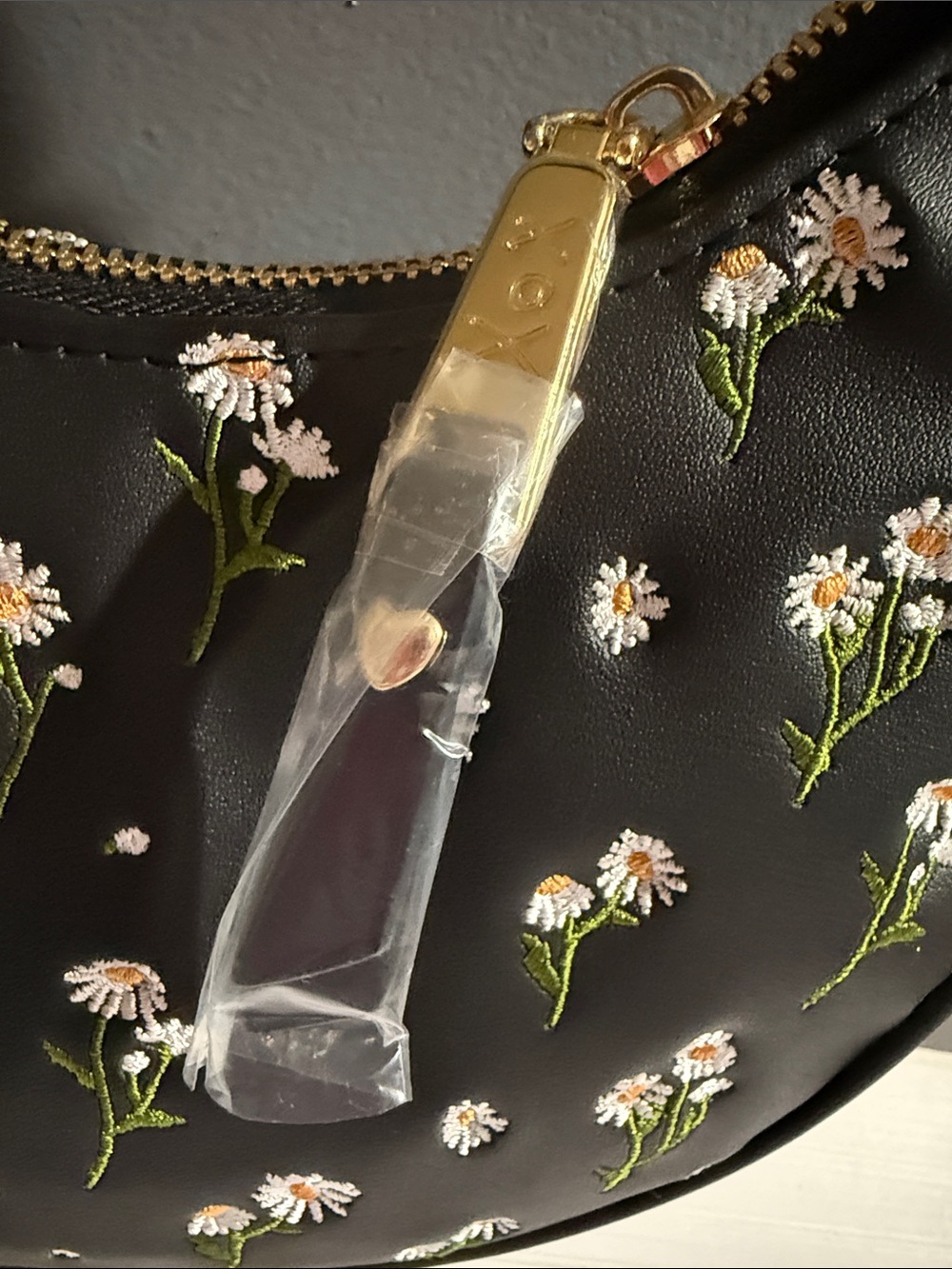 Betsey Johnson shoulder bag embroidered daisy pattern and a  flower charm.$108 - Picture 3 of 7